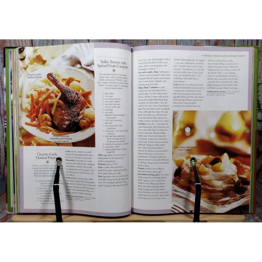 Celebrate the Season 2002 Hardcover Book by Better‎ Homes and Gardens